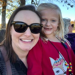 Meet your Posher, Laura